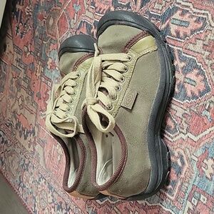 Keen Briggs Women’s Green Black Nubuck Leather Hiking Shoes Walking Grip